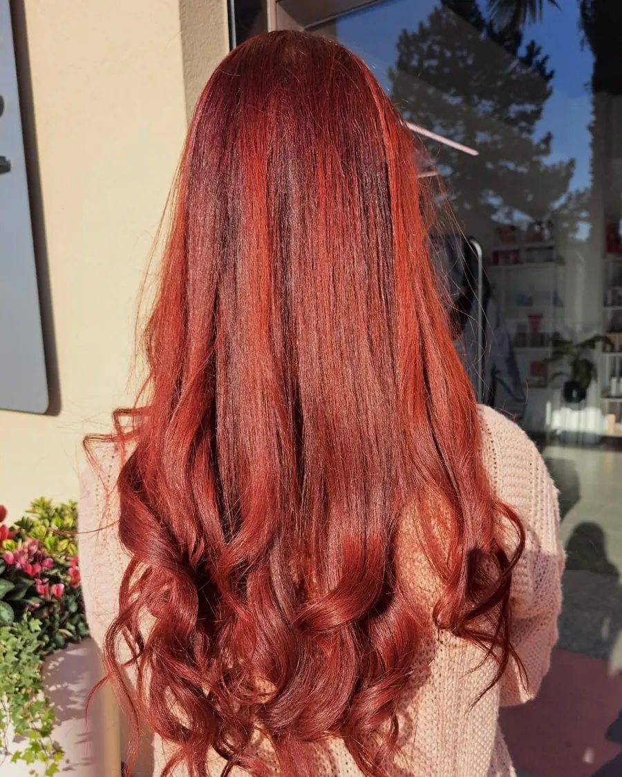 Capelli lunghi rosso intenso